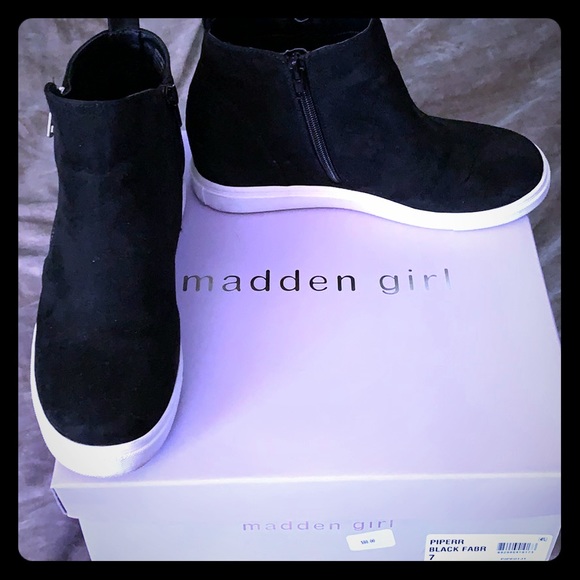 madden piper wedge sneaker